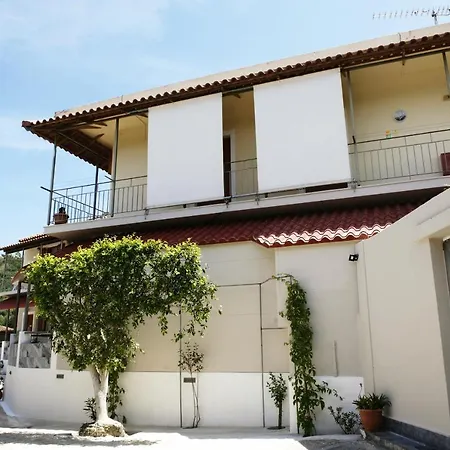 Apartment Petros Giatras - *