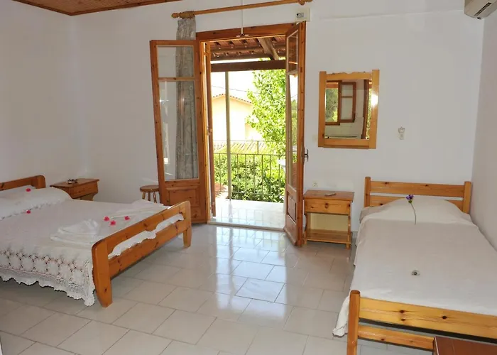 Petros Giatras - * 扎金索斯镇