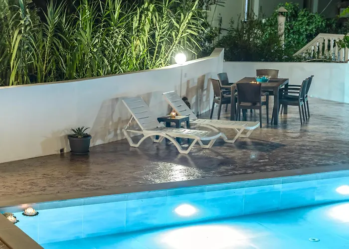 Petros Giatras - * 扎金索斯镇